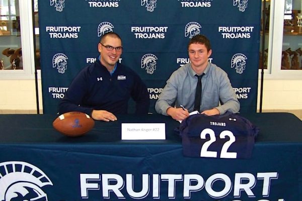 MediaBackdrop_TableTrhow_Fruitport_Web MediaBackdrop_TableTrhow_Fruitport_Web